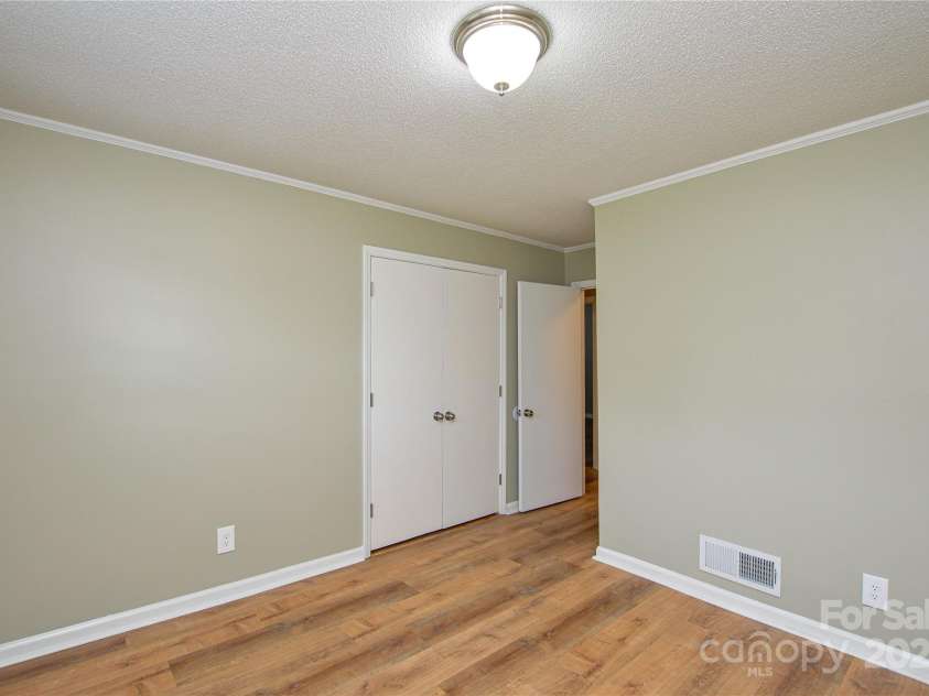 1222 Glenarden Drive, Rock Hill, SC 29730.  MLS# CAR4247774, YatesRealty ID 10555. 