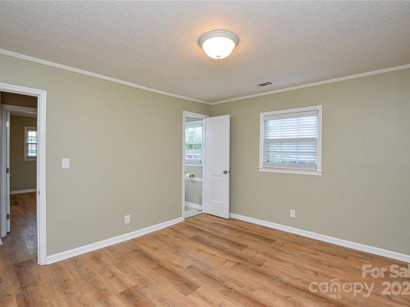 1222 Glenarden Drive, Rock Hill, SC 29730.  MLS# CAR4247774, YatesRealty ID 10555. 