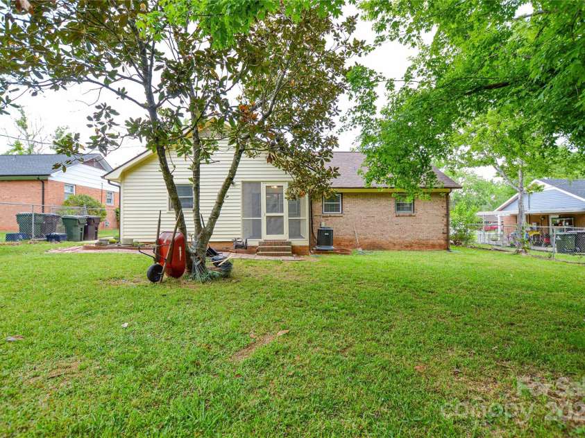 1222 Glenarden Drive, Rock Hill, SC 29730.  MLS# CAR4247774, YatesRealty ID 10555. 