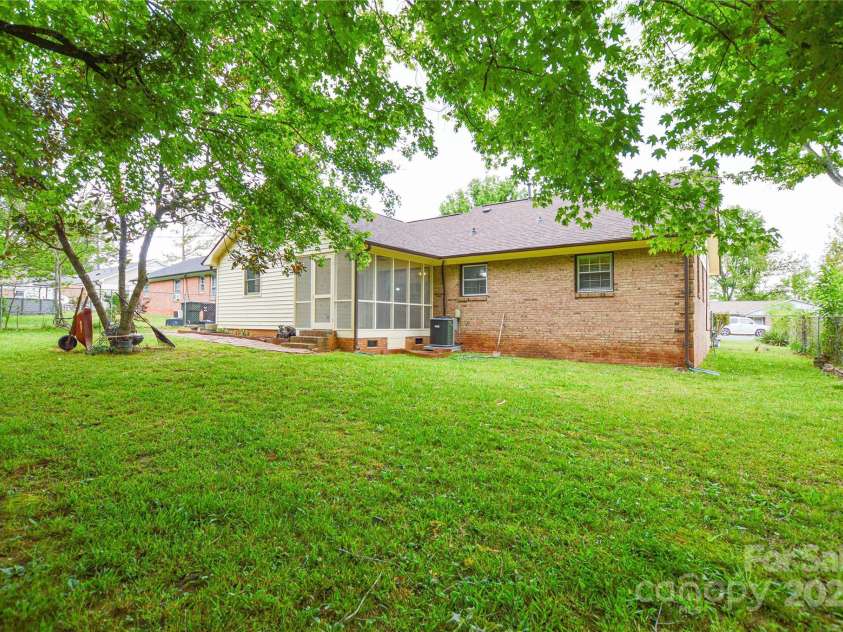 1222 Glenarden Drive, Rock Hill, SC 29730.  MLS# CAR4247774, YatesRealty ID 10555. 