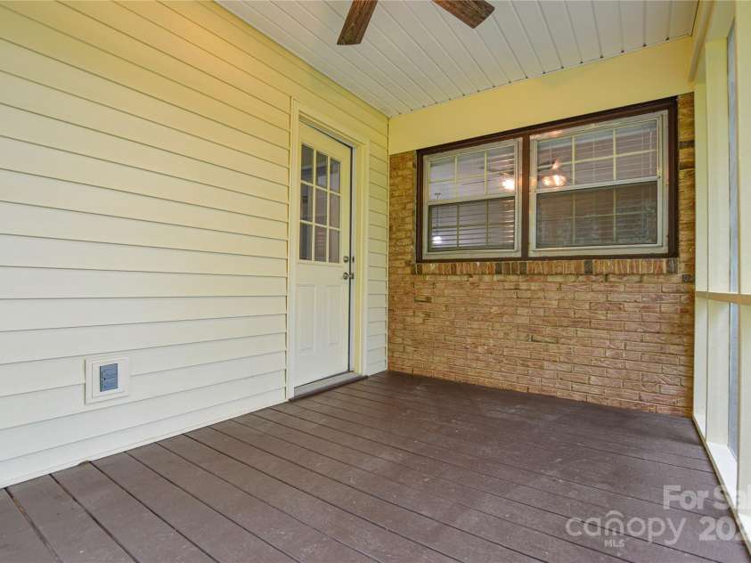 1222 Glenarden Drive, Rock Hill, SC 29730.  MLS# CAR4247774, YatesRealty ID 10555. 