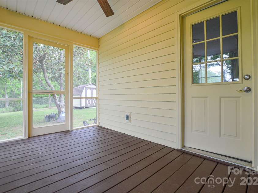 1222 Glenarden Drive, Rock Hill, SC 29730.  MLS# CAR4247774, YatesRealty ID 10555. 
