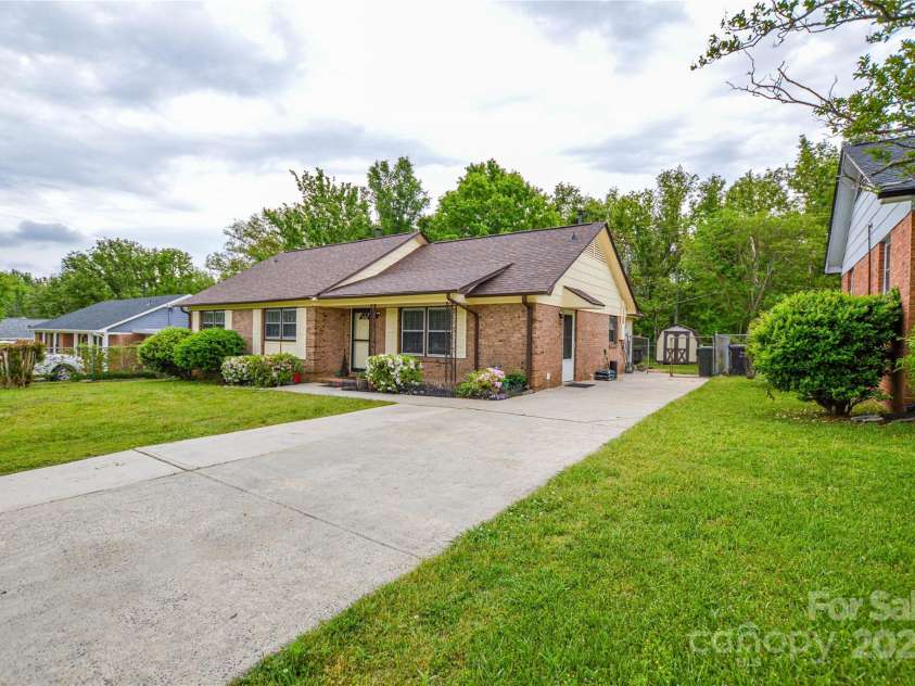 1222 Glenarden Drive, Rock Hill, SC 29730.  MLS# CAR4247774, YatesRealty ID 10555. 