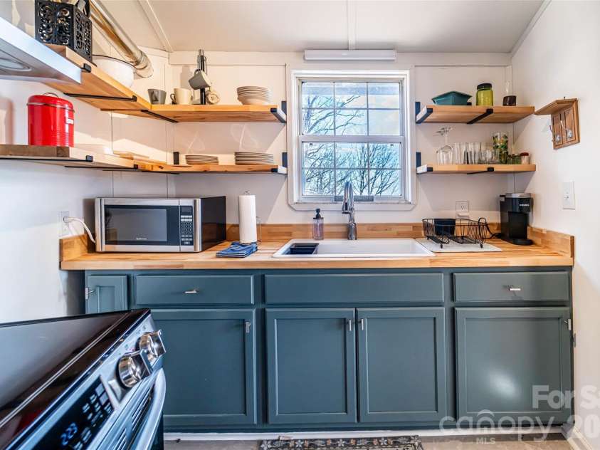 503 Youngs Mountain Drive, Lake Lure, NC 28746.  MLS# CAR4357541, YatesRealty ID 10556. 