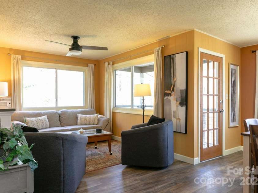 7 Delano Road, Asheville, NC 28805.  MLS# CAR4246087, YatesRealty ID 10556. 
