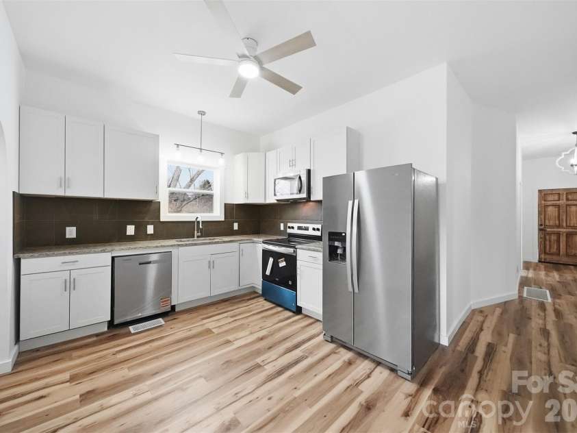 28 Central Avenue, Granite Falls, NC 28630.  MLS# CAR4346235, YatesRealty ID 10557. 