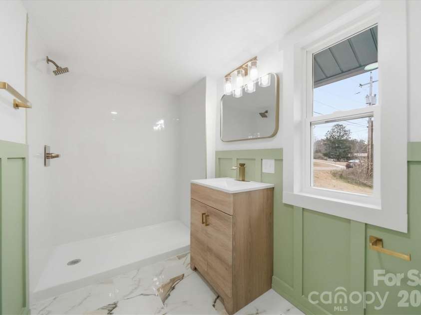 28 Central Avenue, Granite Falls, NC 28630.  MLS# CAR4346235, YatesRealty ID 10557. 