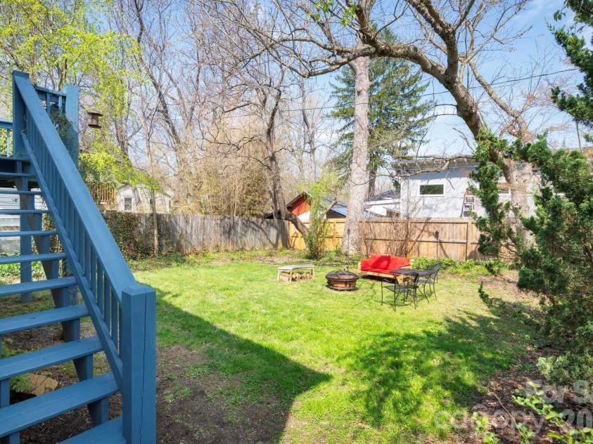 334 Hillside Street, Asheville, NC 28801.  MLS# CAR4363032, YatesRealty ID 10559. 