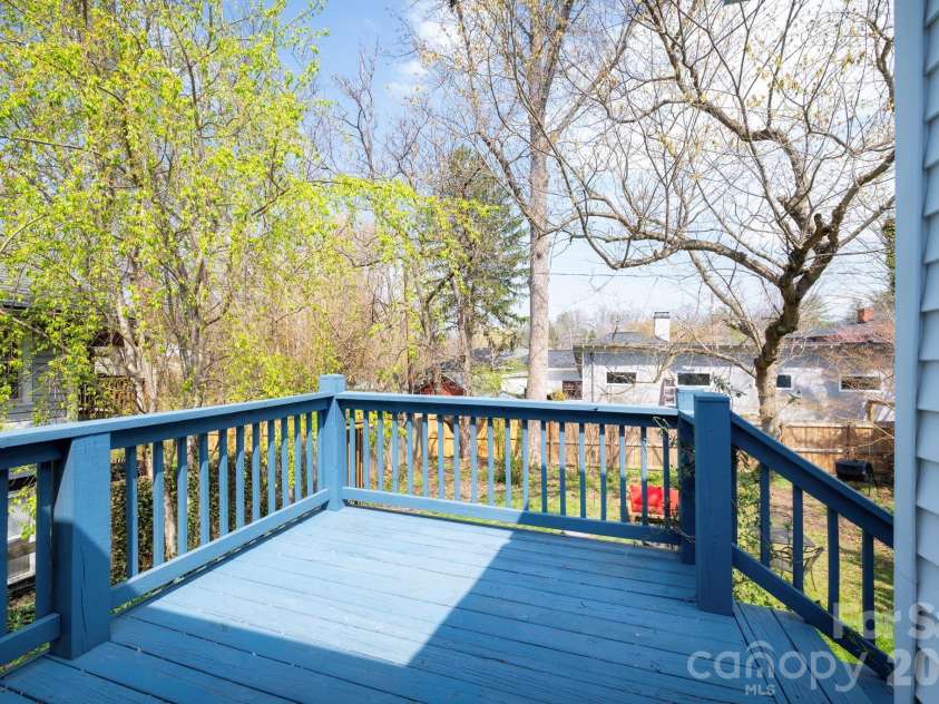 334 Hillside Street, Asheville, NC 28801.  MLS# CAR4363032, YatesRealty ID 10559. Great Deck Overlooking Yard