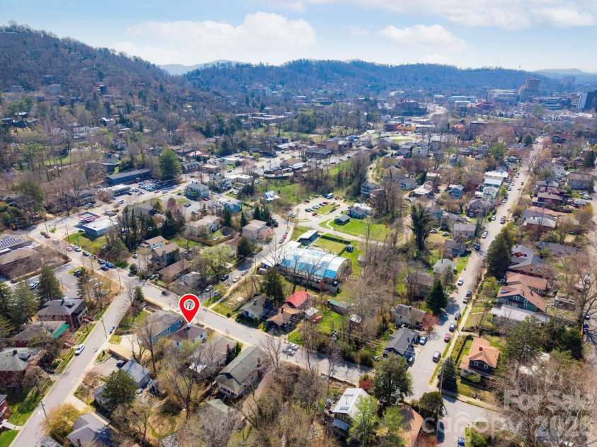 334 Hillside Street, Asheville, NC 28801.  MLS# CAR4363032, YatesRealty ID 10559. Short Stroll to downtown