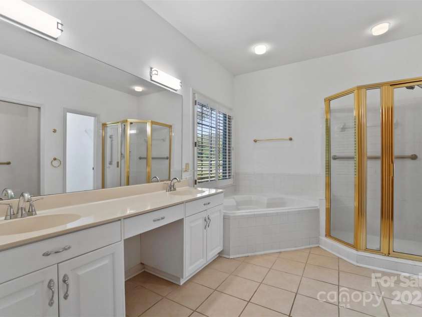 8731 Sheltonham Way, Charlotte, NC 28216.  MLS# CAR4228198, YatesRealty ID 10559. 