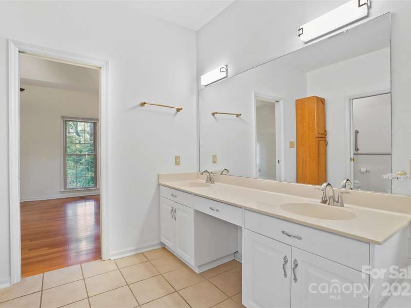 8731 Sheltonham Way, Charlotte, NC 28216.  MLS# CAR4228198, YatesRealty ID 10559. 