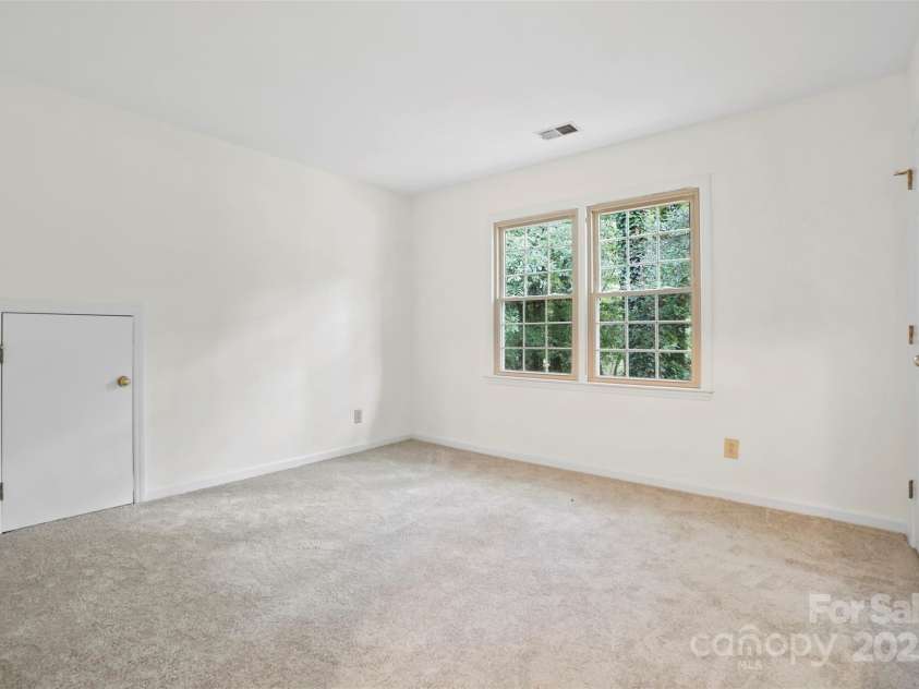 8731 Sheltonham Way, Charlotte, NC 28216.  MLS# CAR4228198, YatesRealty ID 10559. 