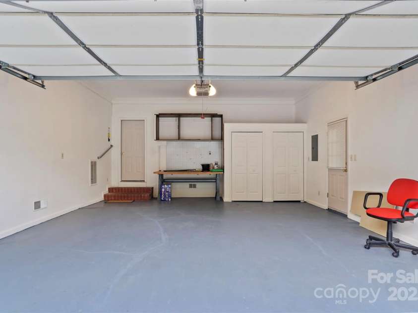 8731 Sheltonham Way, Charlotte, NC 28216.  MLS# CAR4228198, YatesRealty ID 10559. 