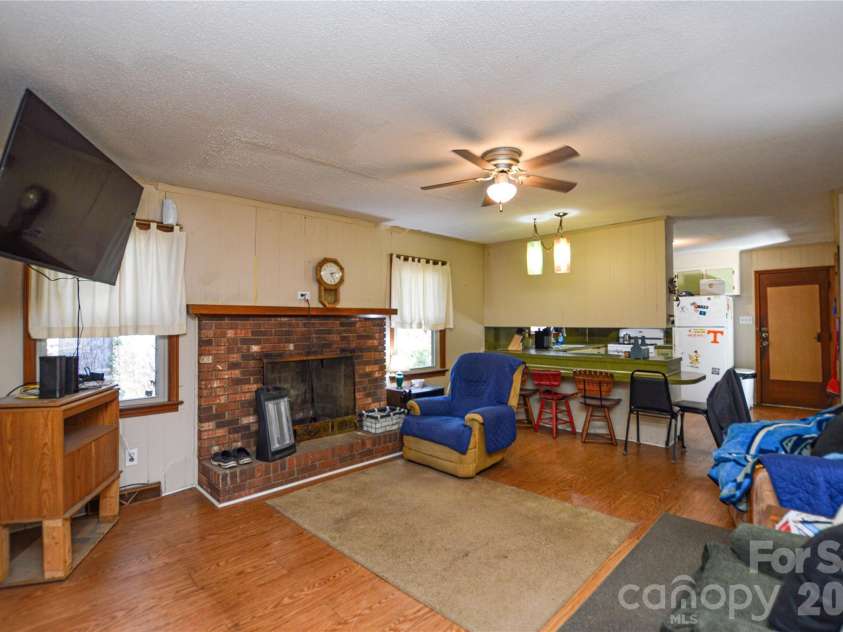 1405 Forest Park Drive, Statesville, NC 28677.  MLS# CAR4324880, YatesRealty ID 1056. 