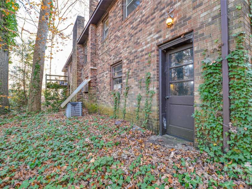 1405 Forest Park Drive, Statesville, NC 28677.  MLS# CAR4324880, YatesRealty ID 1056. 