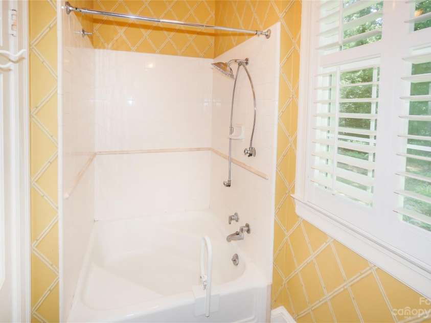 620 9th Street, Albemarle, NC 28001.  MLS# CAR4040968, YatesRealty ID 1056. 