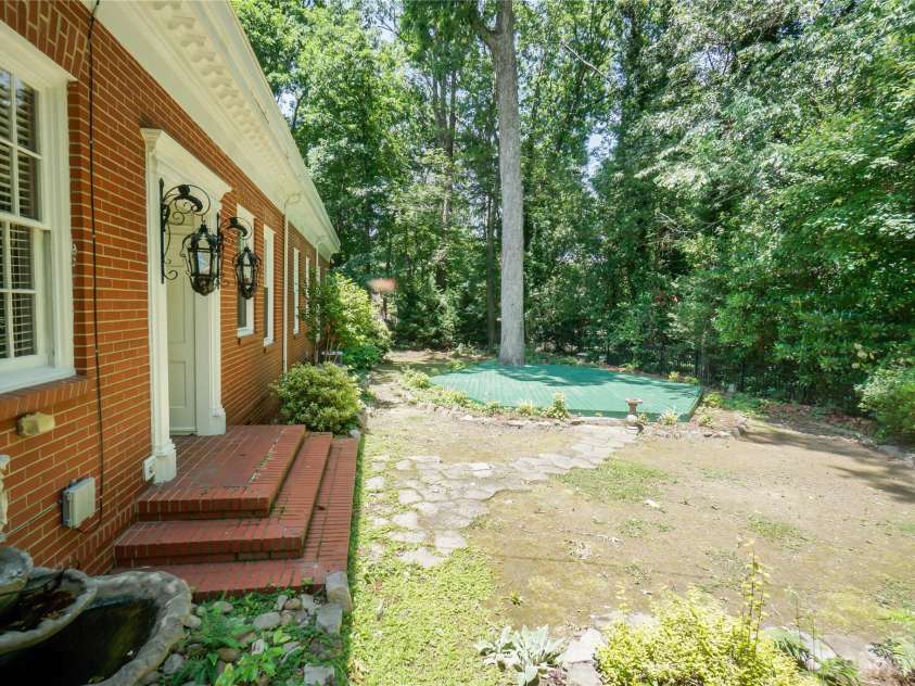 620 9th Street, Albemarle, NC 28001.  MLS# CAR4040968, YatesRealty ID 1056. Fenced Backyard