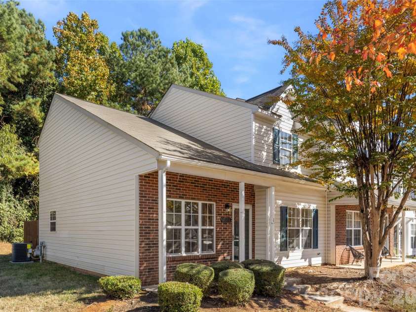 11541 Retriever Way, Charlotte, NC 28269.  MLS# CAR4347362, YatesRealty ID 10560. 