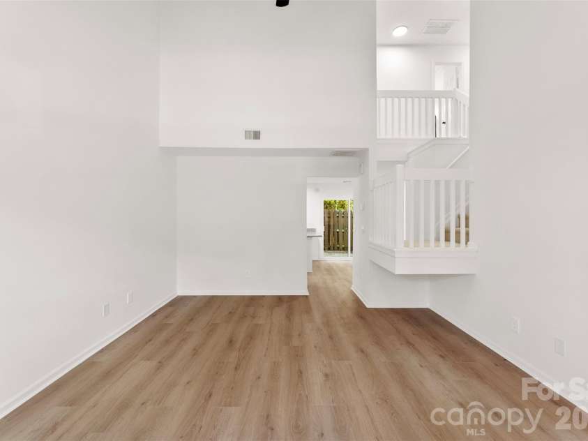 11541 Retriever Way, Charlotte, NC 28269.  MLS# CAR4347362, YatesRealty ID 10560. 