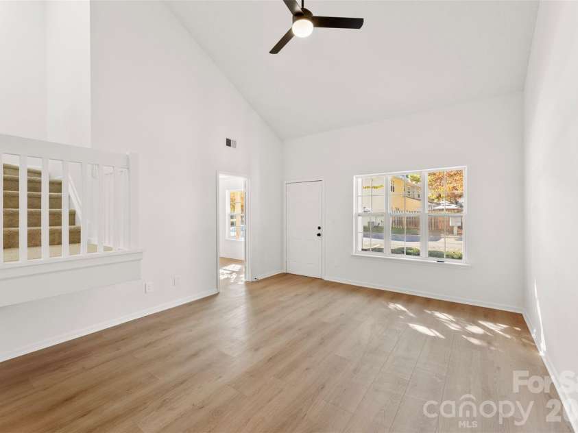 11541 Retriever Way, Charlotte, NC 28269.  MLS# CAR4347362, YatesRealty ID 10560. 