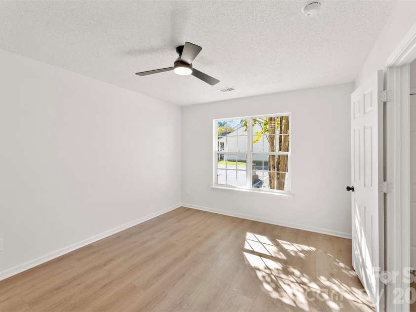 11541 Retriever Way, Charlotte, NC 28269.  MLS# CAR4347362, YatesRealty ID 10560. 