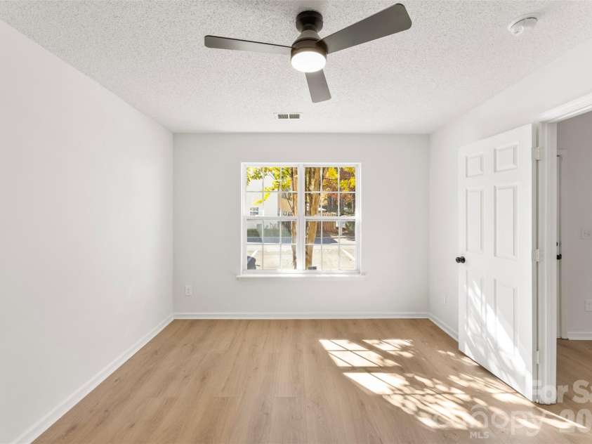 11541 Retriever Way, Charlotte, NC 28269.  MLS# CAR4347362, YatesRealty ID 10560. 