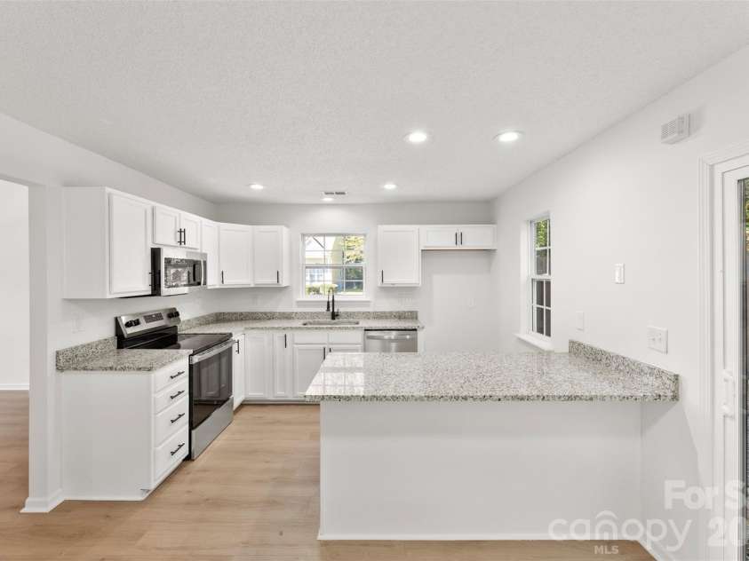 11541 Retriever Way, Charlotte, NC 28269.  MLS# CAR4347362, YatesRealty ID 10560. 