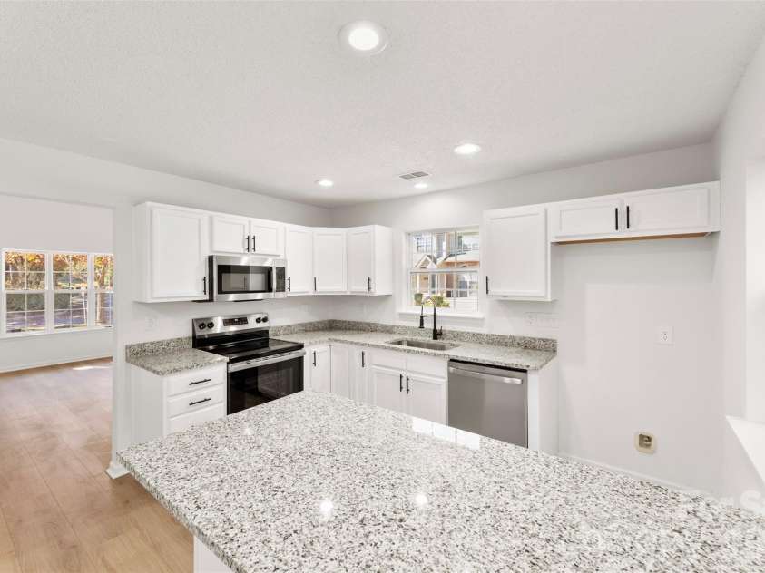 11541 Retriever Way, Charlotte, NC 28269.  MLS# CAR4347362, YatesRealty ID 10560. 