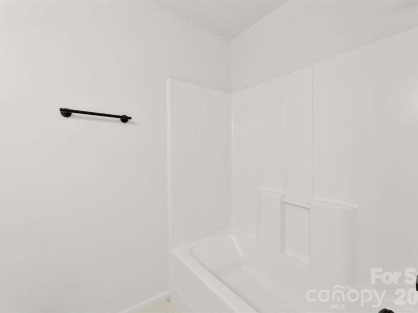 11541 Retriever Way, Charlotte, NC 28269.  MLS# CAR4347362, YatesRealty ID 10560. 
