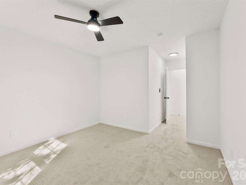 11541 Retriever Way, Charlotte, NC 28269.  MLS# CAR4347362, YatesRealty ID 10560. 
