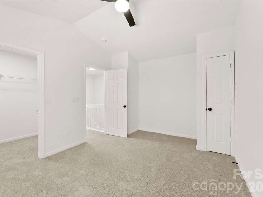 11541 Retriever Way, Charlotte, NC 28269.  MLS# CAR4347362, YatesRealty ID 10560. 