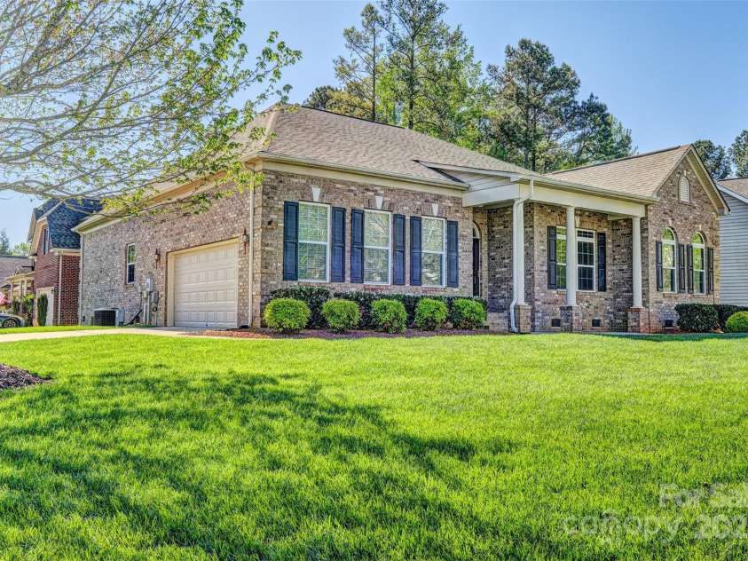 133 Misty Woods Drive, Lake Wylie, SC 29710.  MLS# CAR4244670, YatesRealty ID 10560. 
