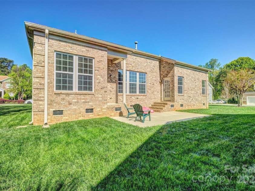 133 Misty Woods Drive, Lake Wylie, SC 29710.  MLS# CAR4244670, YatesRealty ID 10560. 