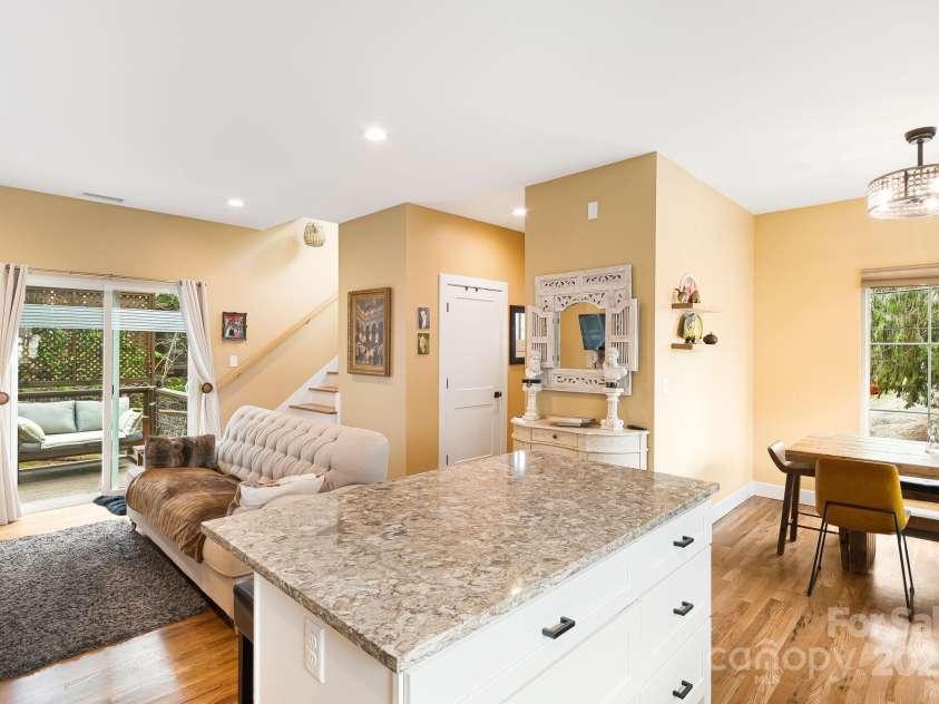 180 Moody Avenue, Candler, NC 28715.  MLS# CAR4248011, YatesRealty ID 10561. Kitchen