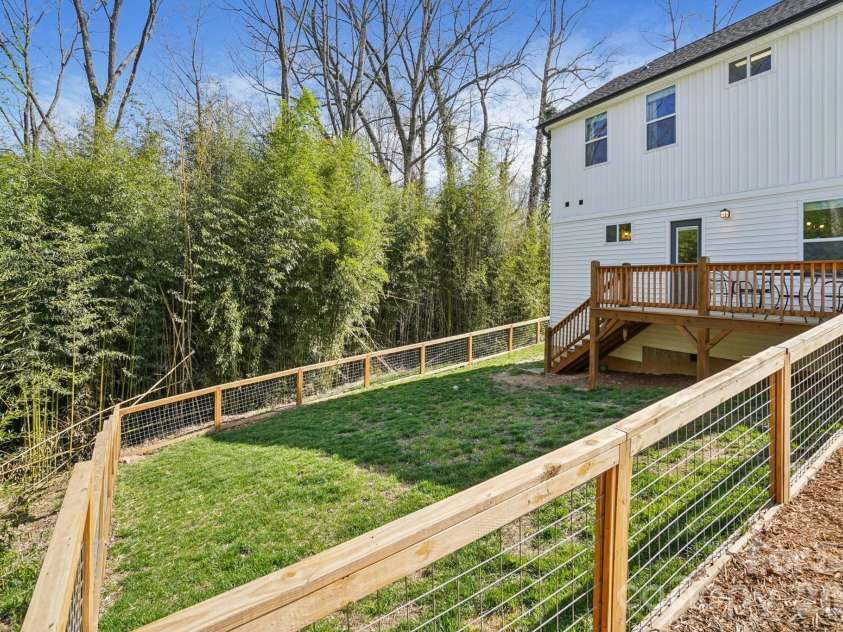 688 Dairy Street, Hendersonville, NC 28739.  MLS# CAR4363787, YatesRealty ID 10562. 