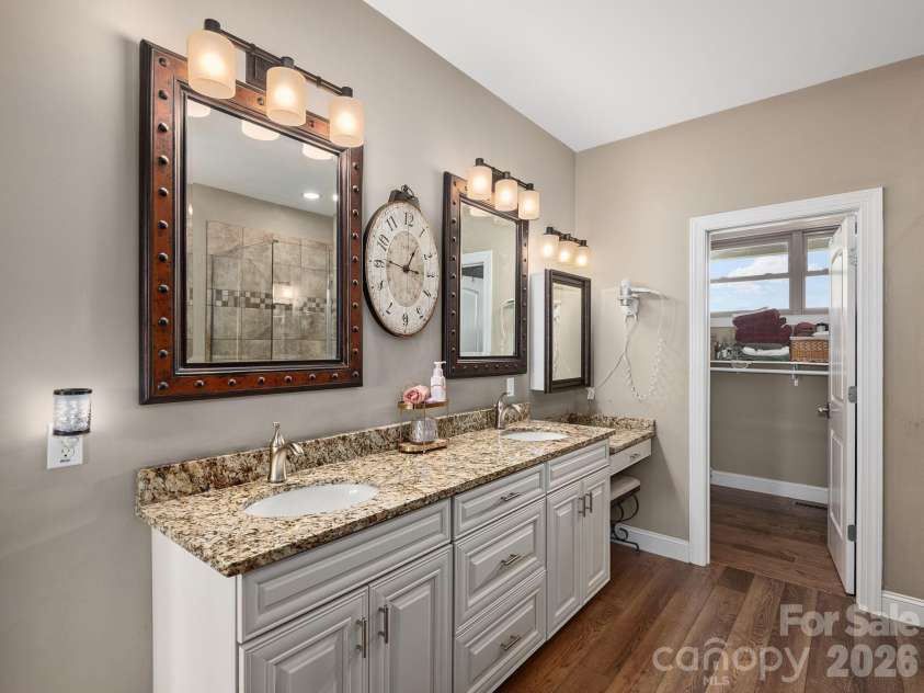 193 Youngs Cove Road, Candler, NC 28715.  MLS# CAR4363797, YatesRealty ID 10564. 