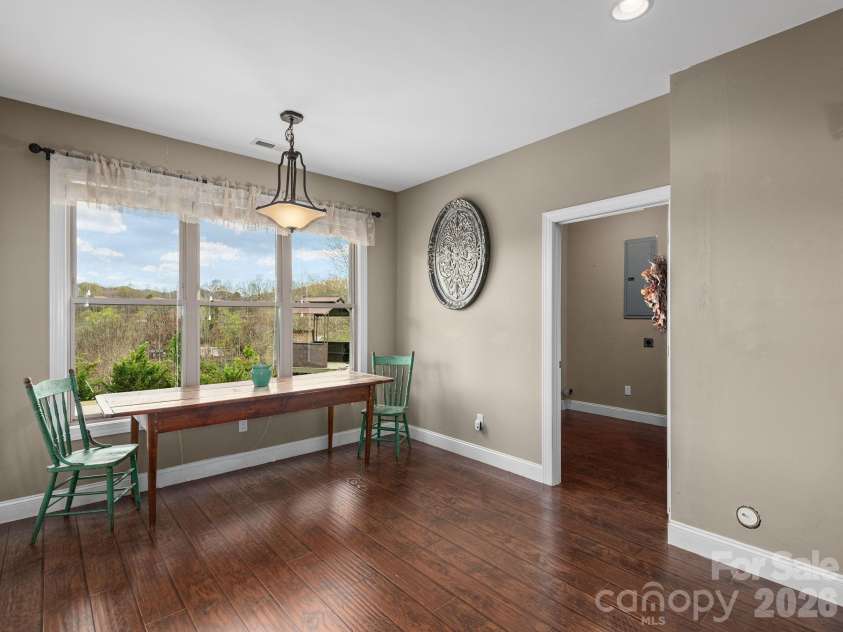 193 Youngs Cove Road, Candler, NC 28715.  MLS# CAR4363797, YatesRealty ID 10564. 