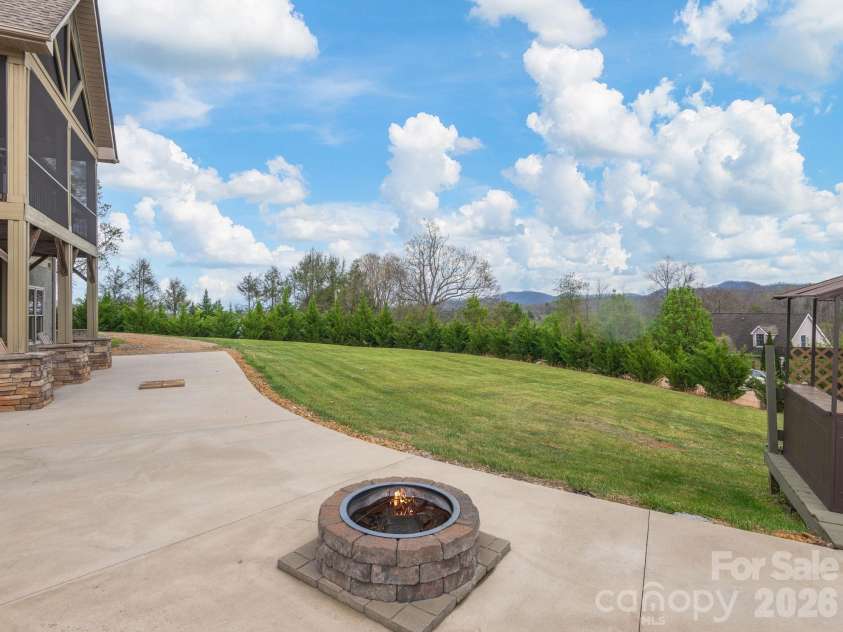 193 Youngs Cove Road, Candler, NC 28715.  MLS# CAR4363797, YatesRealty ID 10564. 
