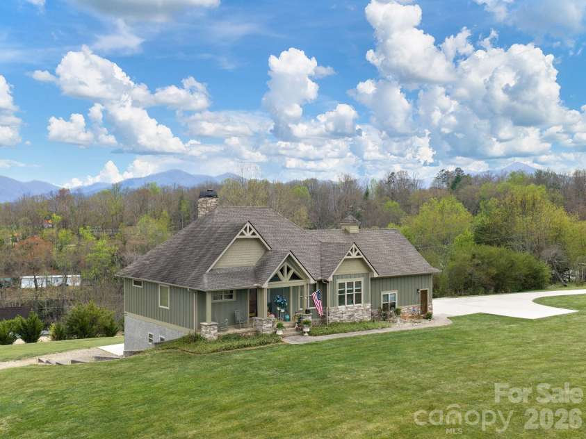 193 Youngs Cove Road, Candler, NC 28715.  MLS# CAR4363797, YatesRealty ID 10564. 