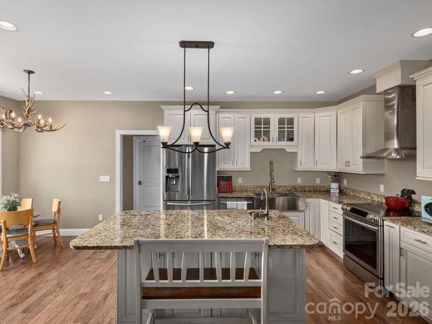 193 Youngs Cove Road, Candler, NC 28715.  MLS# CAR4363797, YatesRealty ID 10564. 
