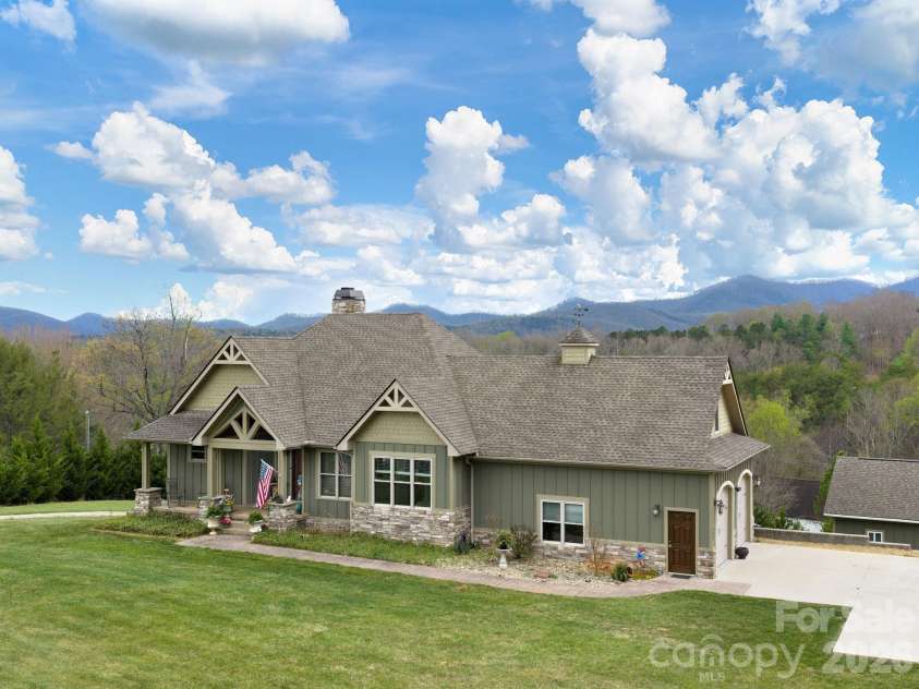 193 Youngs Cove Road, Candler, NC 28715.  MLS# CAR4363797, YatesRealty ID 10564. Custom built home