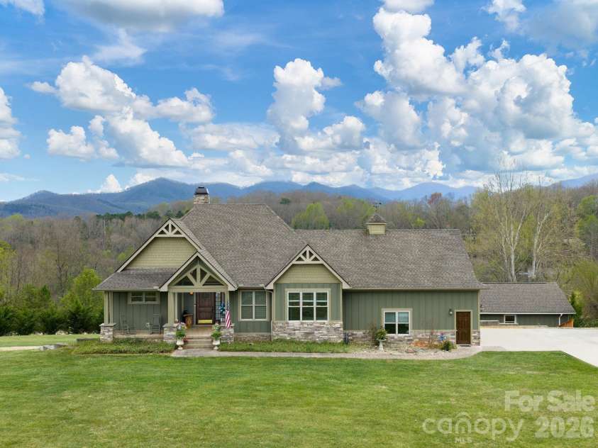 193 Youngs Cove Road, Candler, NC 28715.  MLS# CAR4363797, YatesRealty ID 10564. Stunning views in every direction