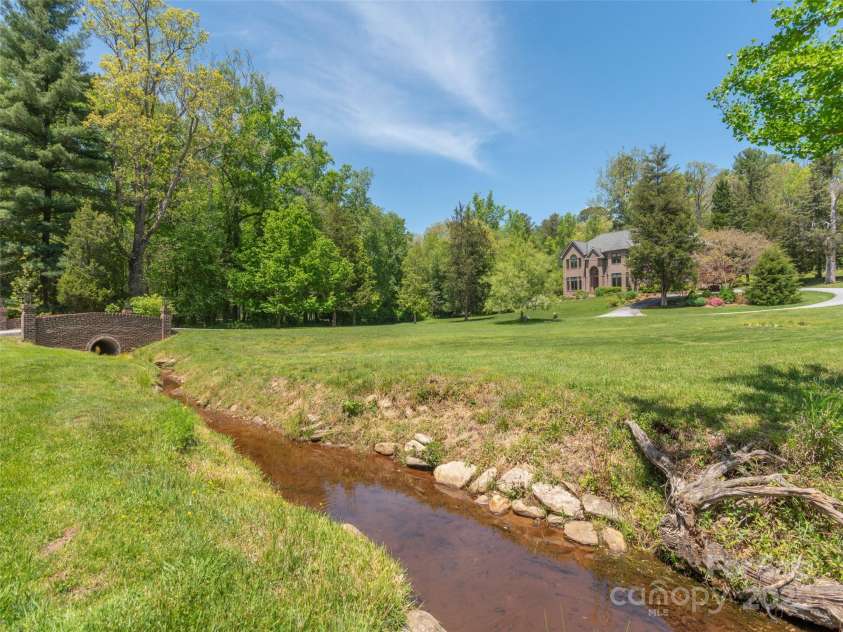 341 Racquet Club Road, Asheville, NC 28803.  MLS# CAR4254821, YatesRealty ID 10565. 