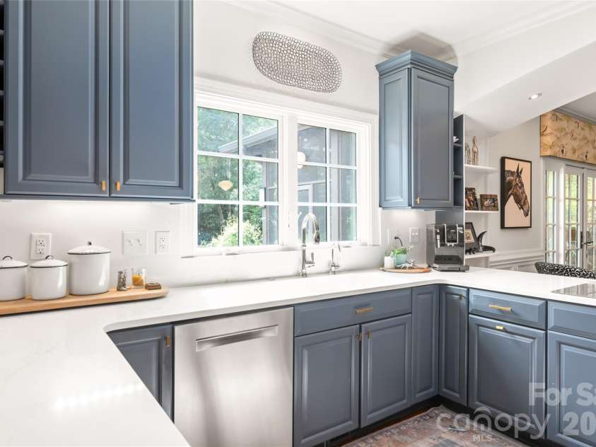 9631 Logan Court, Charlotte, NC 28210.  MLS# CAR4367124, YatesRealty ID 10565. 