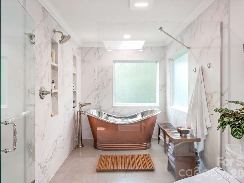 9631 Logan Court, Charlotte, NC 28210.  MLS# CAR4367124, YatesRealty ID 10565. 