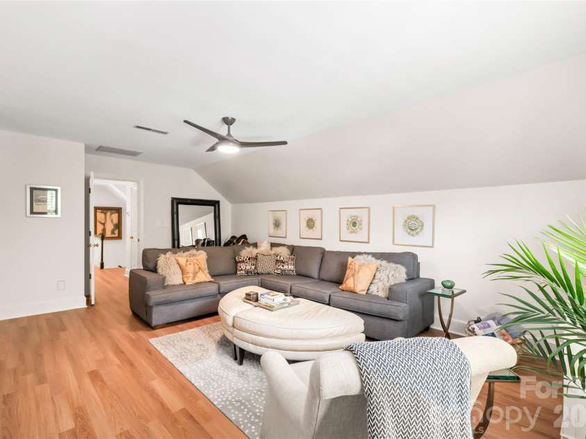 9631 Logan Court, Charlotte, NC 28210.  MLS# CAR4367124, YatesRealty ID 10565. 