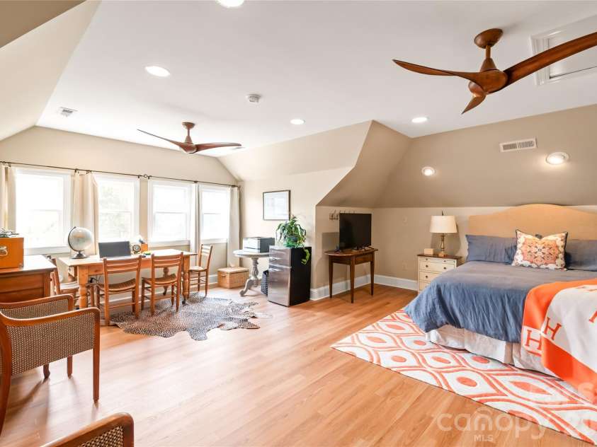 9631 Logan Court, Charlotte, NC 28210.  MLS# CAR4367124, YatesRealty ID 10565. 