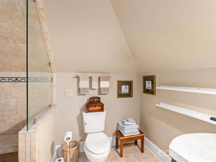 9631 Logan Court, Charlotte, NC 28210.  MLS# CAR4367124, YatesRealty ID 10565. 