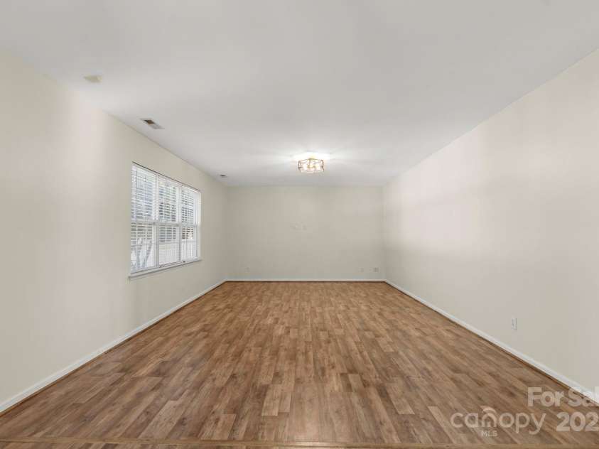 15814 Herring Gull Way, Charlotte, NC 28278.  MLS# CAR4243108, YatesRealty ID 10566. 